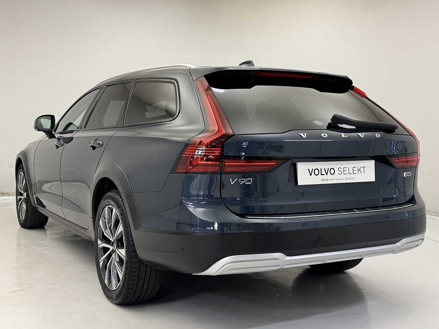 Volvo V90 Cross Country Plus, B5 AWD mild hybrid, Diesel