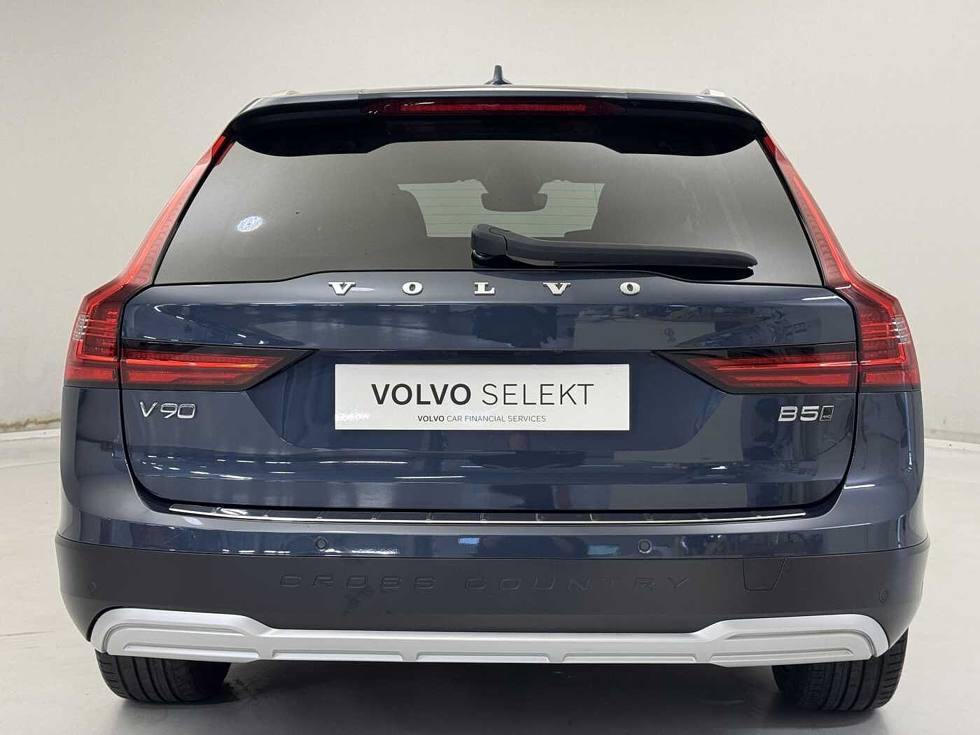 Volvo V90 Cross Country Plus, B5 AWD mild hybrid, Diesel