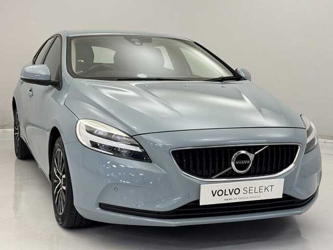 Volvo V40 T2 Momentum Manual