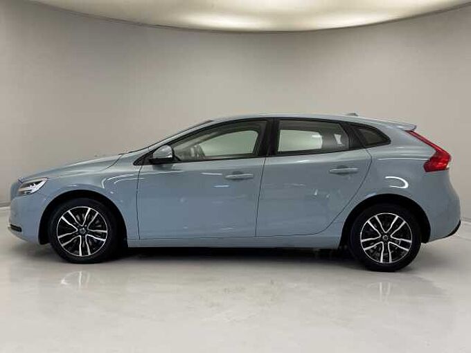 Volvo V40 T2 Momentum Manual