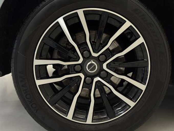 Volvo V40 T2 Momentum Manual
