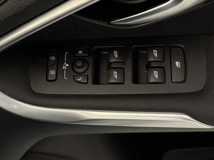 Volvo V40 T2 Momentum Manual