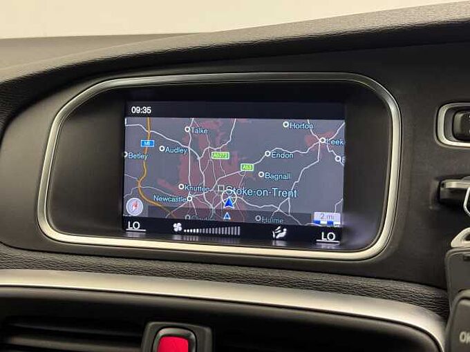 Volvo V40 T2 Momentum Manual