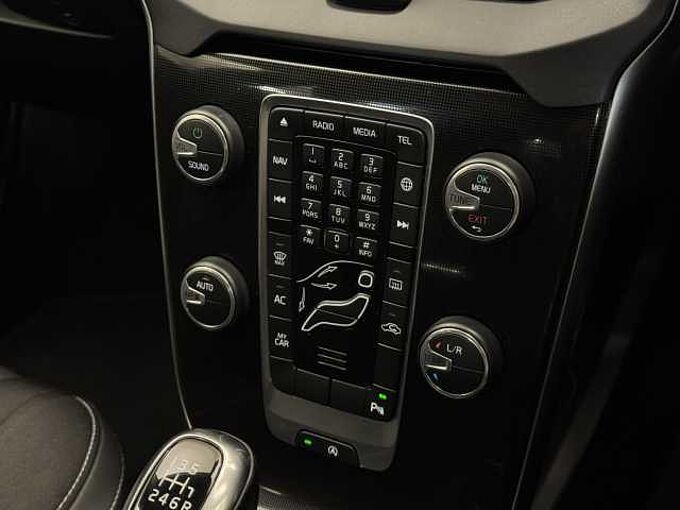 Volvo V40 T2 Momentum Manual