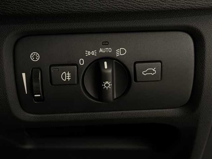 Volvo V40 T2 Momentum Manual