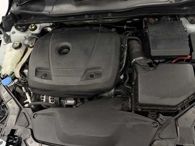 Volvo V40 T2 Momentum Manual
