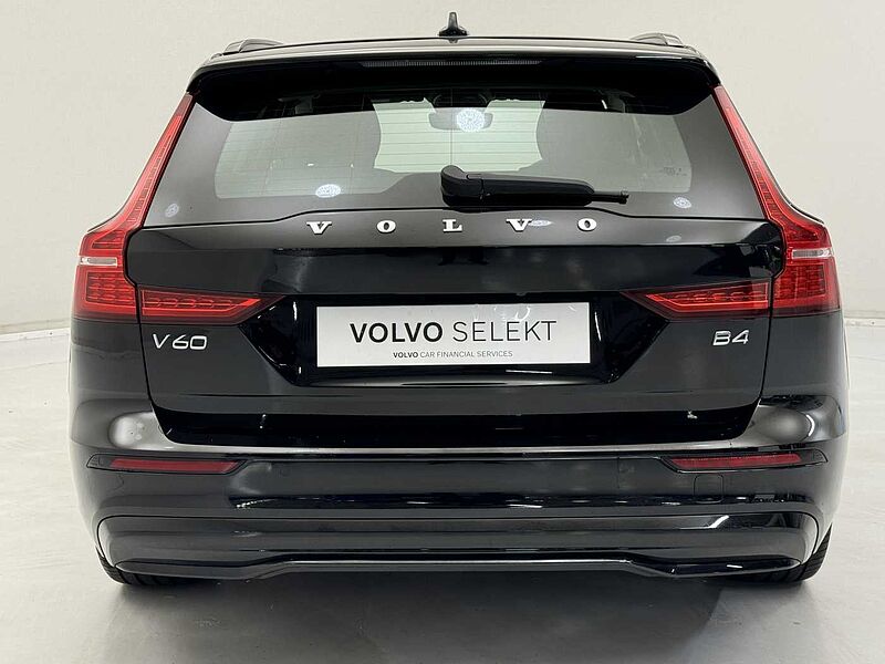 Volvo V60 Plus, B4 mild hybrid, Petrol, Dark