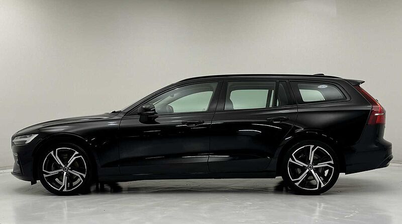 Volvo V60 Plus, B4 mild hybrid, Petrol, Dark