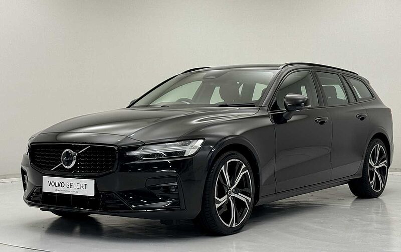 Volvo V60 Plus, B4 mild hybrid, Petrol, Dark