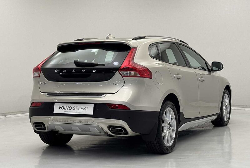 Volvo V40 Cross Country T3 Pro Manual