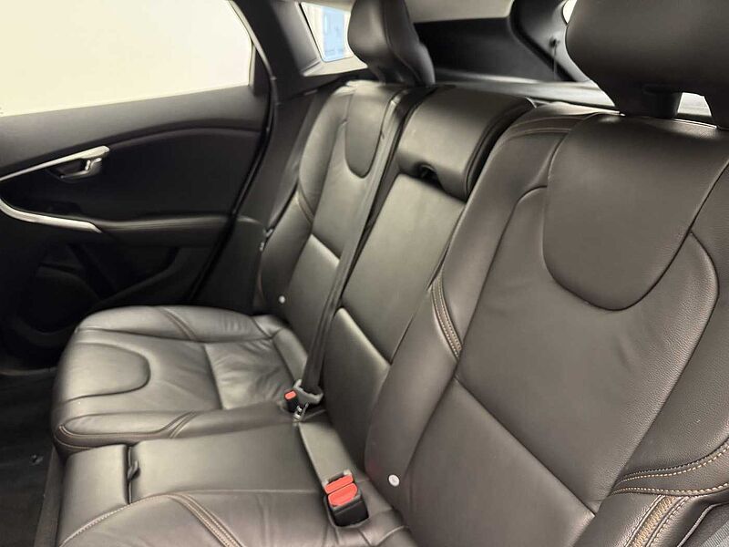 Volvo V40 Cross Country T3 Pro Manual