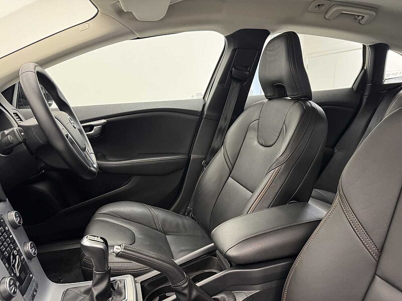 Volvo V40 Cross Country T3 Pro Manual