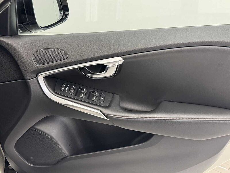 Volvo V40 Cross Country T3 Pro Manual