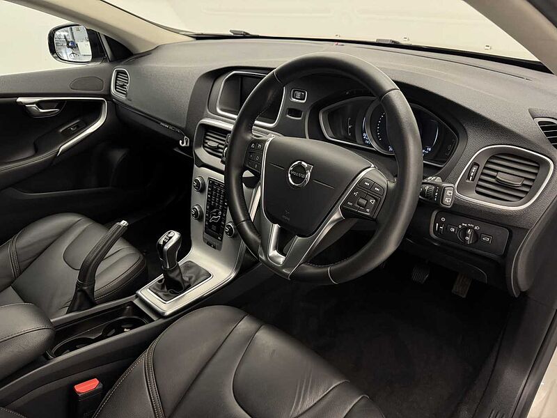 Volvo V40 Cross Country T3 Pro Manual