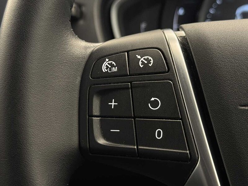 Volvo V40 Cross Country T3 Pro Manual