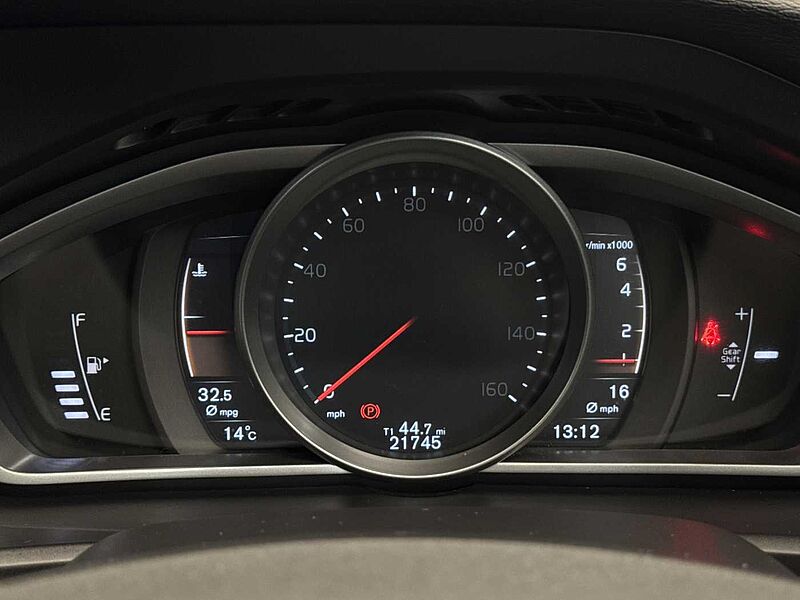 Volvo V40 Cross Country T3 Pro Manual