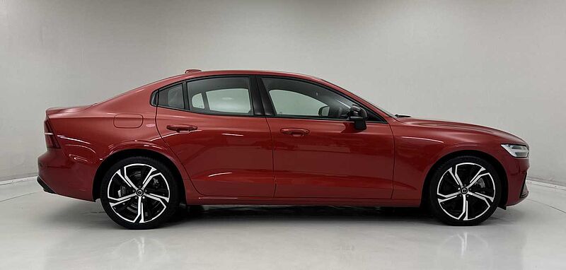 Volvo S60 Plus, B5 mild hybrid, Petrol, Dark