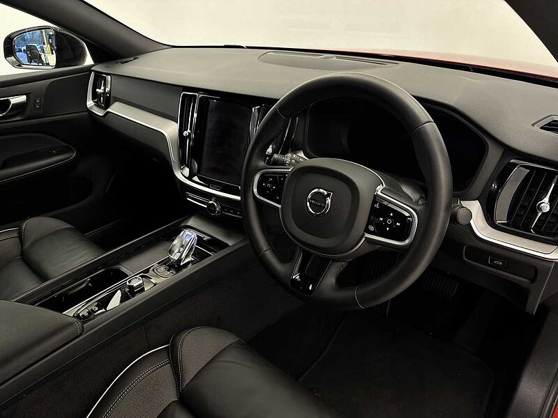 Volvo S60 Plus, B5 mild hybrid, Petrol, Dark