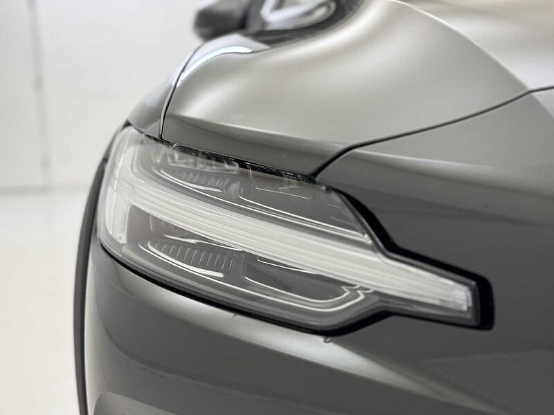 Volvo V60 Cross Country Country, B5 AWD mild hybrid