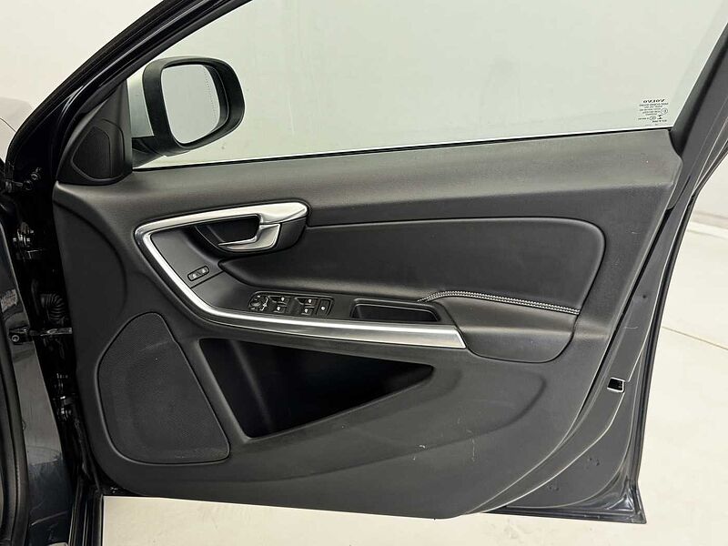 Volvo S60 D4 R-Design Nav Manual