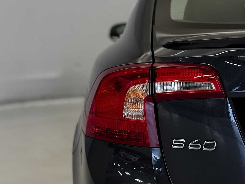 Volvo S60 D4 R-Design Nav Manual