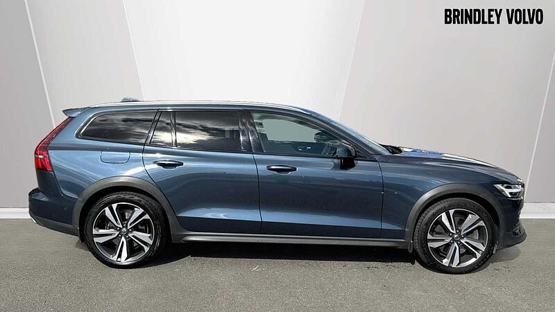 Volvo V60 Cross Country Pro, B5 AWD mild hybrid