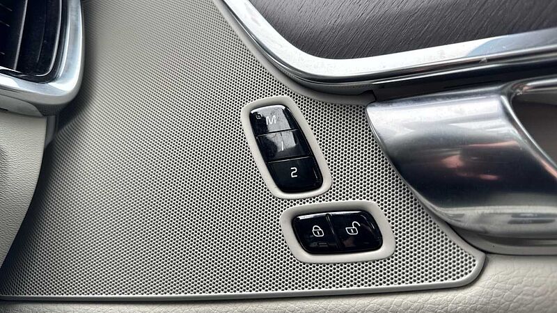 Volvo V90 Cross Country T5 AWD Plus Automatic