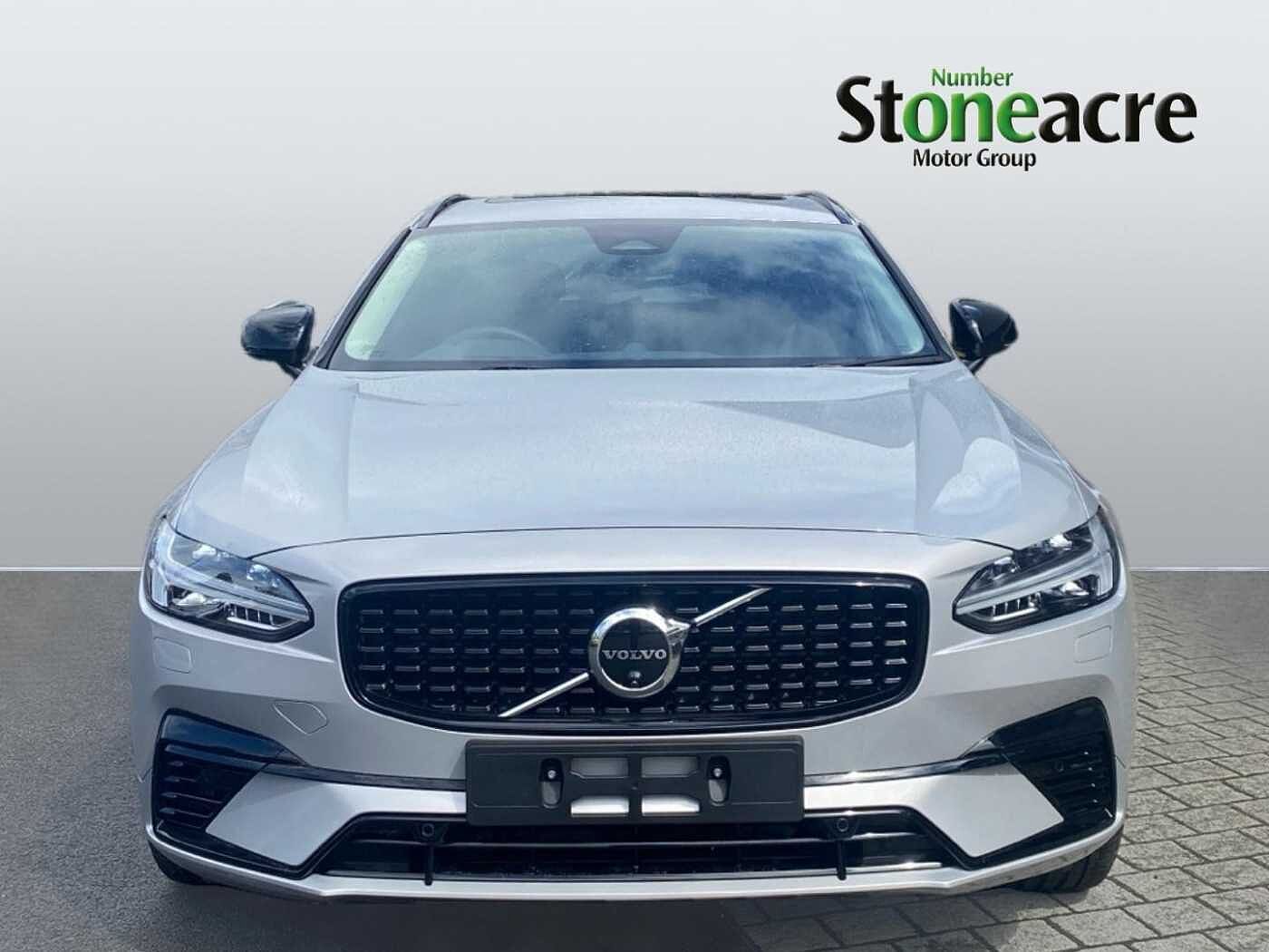 Volvo V90 Ultra, T8 AWD Plug-in hybrid, Electric/Petrol, Dark