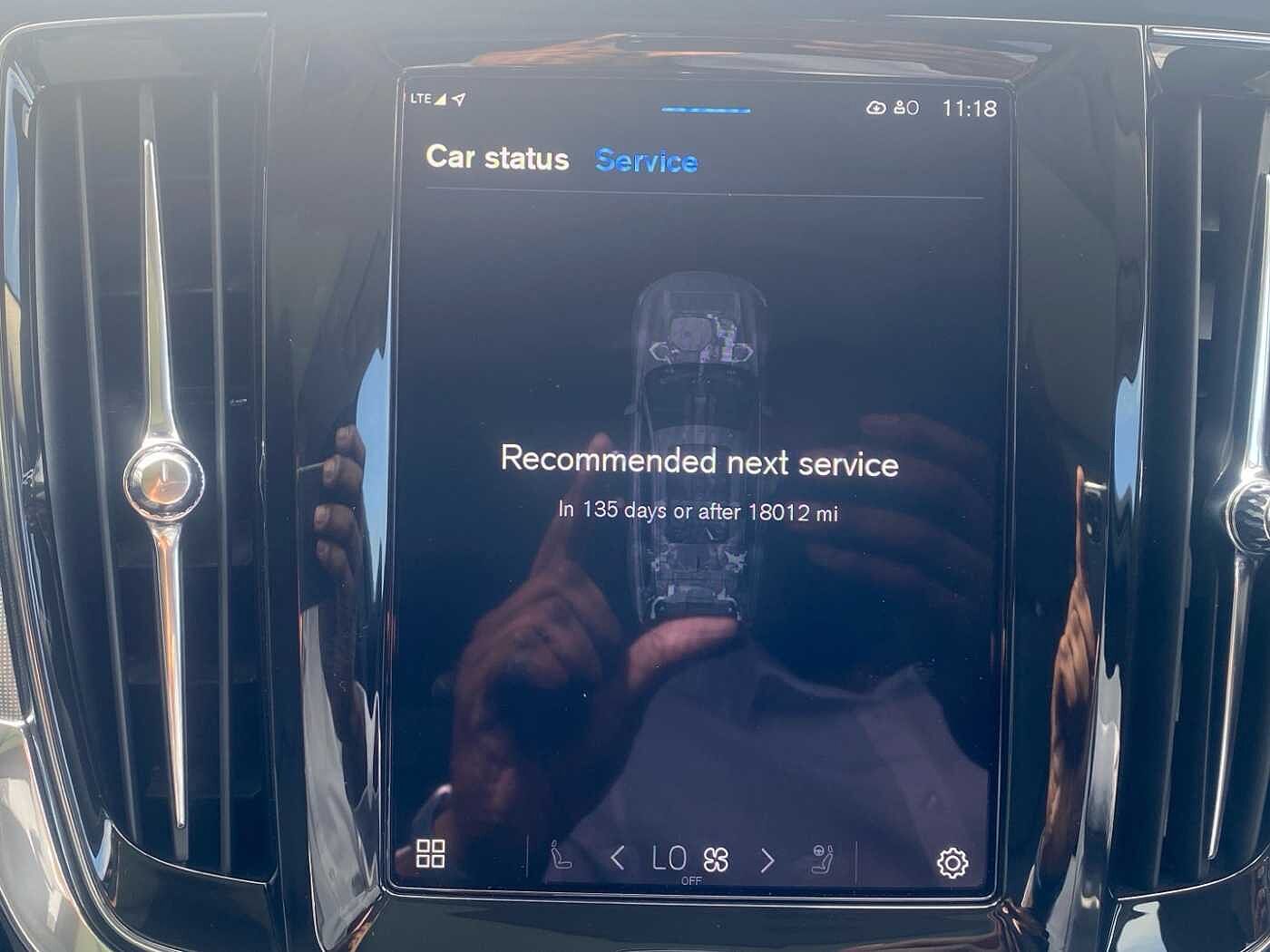 Volvo V90 Ultra, T8 AWD Plug-in hybrid, Electric/Petrol, Dark