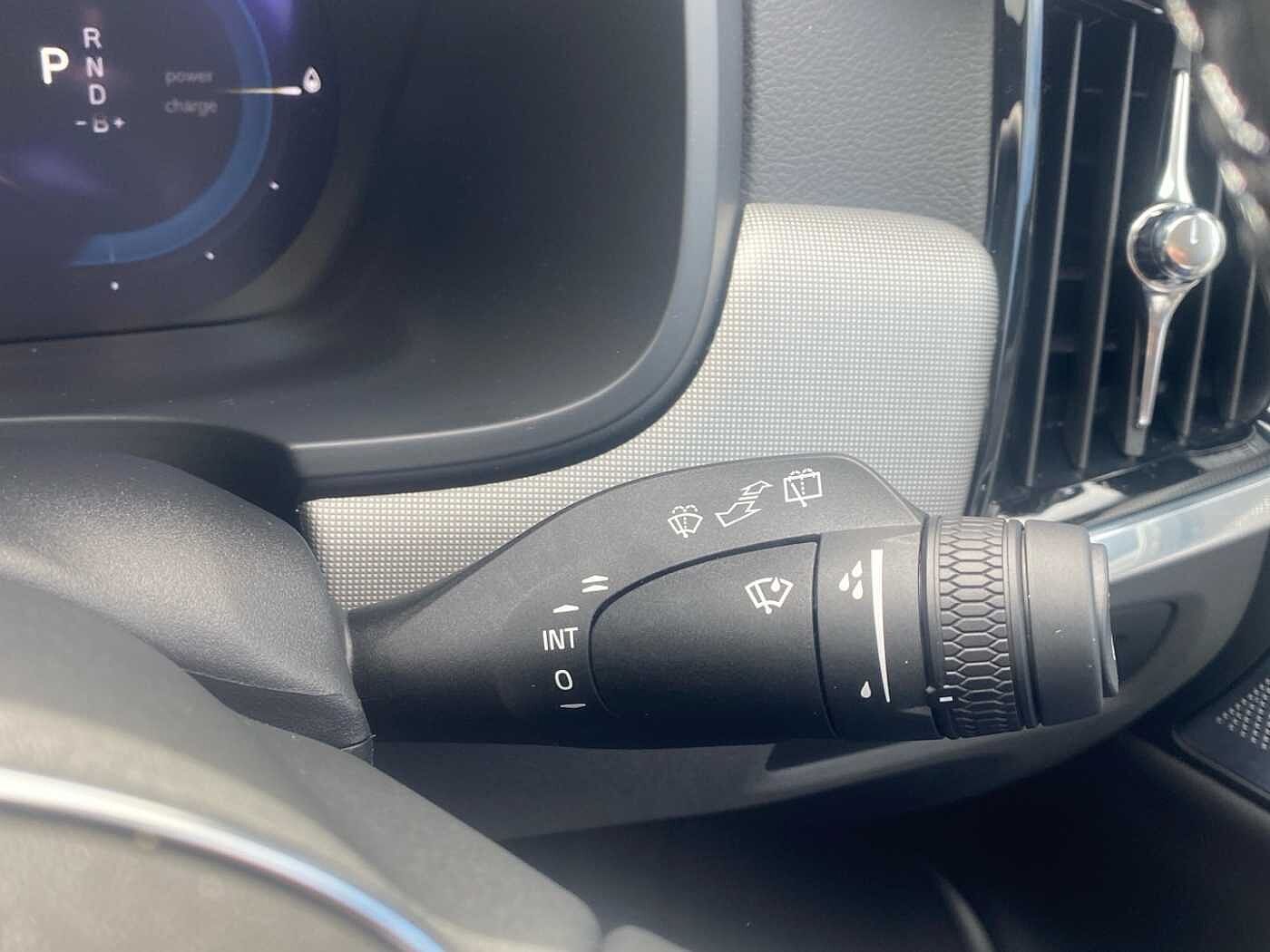 Volvo V90 Ultra, T8 AWD Plug-in hybrid, Electric/Petrol, Dark