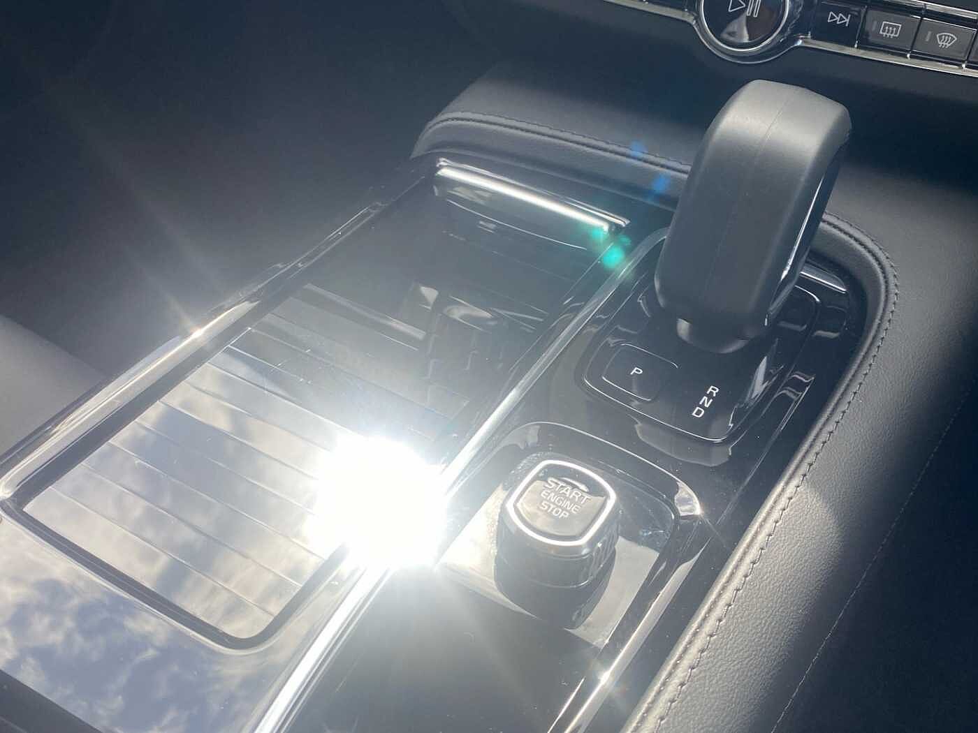 Volvo V90 Ultra, T8 AWD Plug-in hybrid, Electric/Petrol, Dark