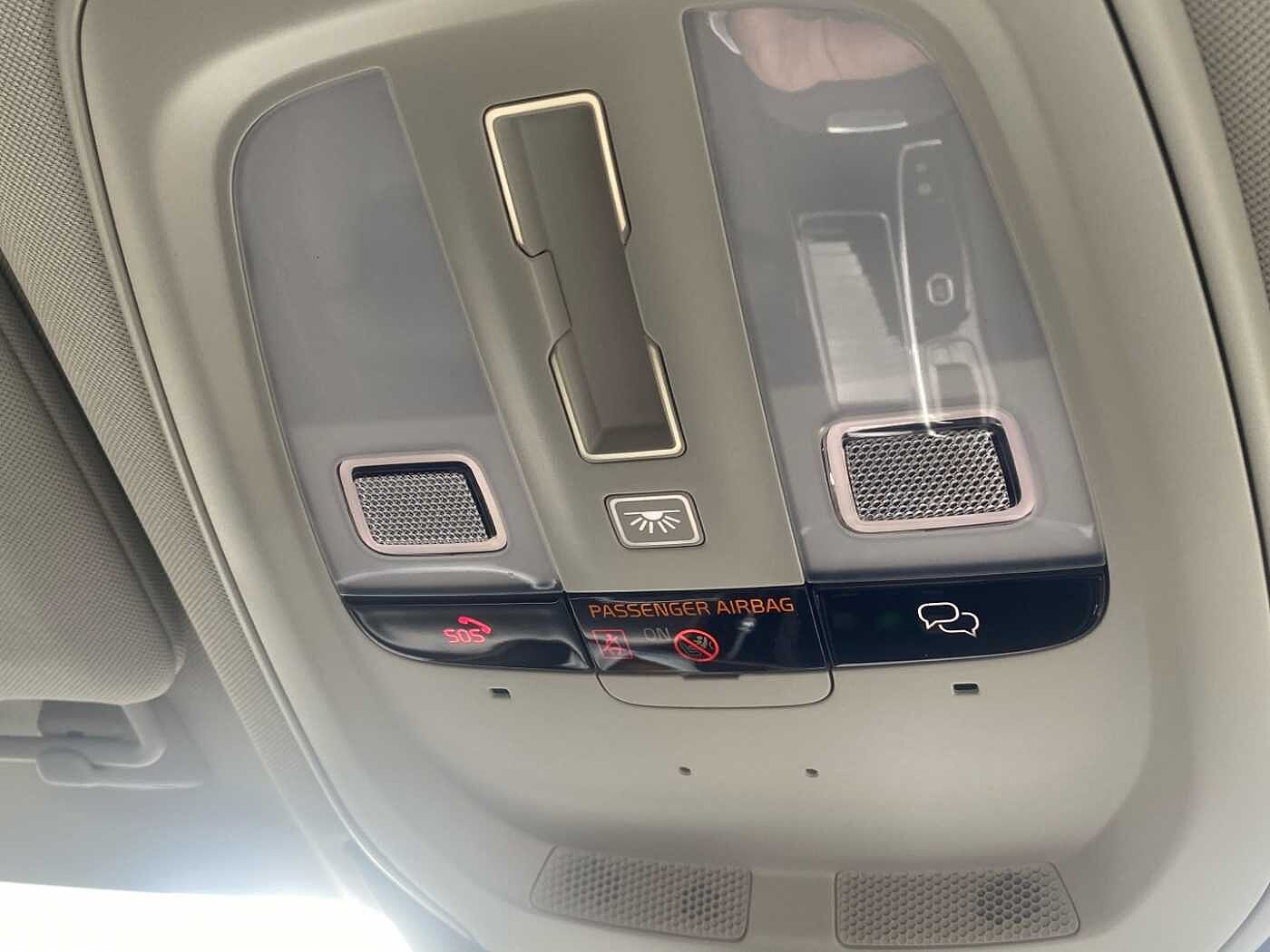 Volvo V90 Ultra, T8 AWD Plug-in hybrid, Electric/Petrol, Dark