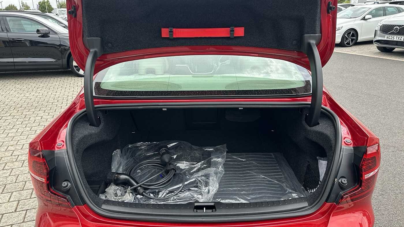 Volvo S60 Recharge Plus, T8 AWD Plug-in hybrid, Electric/Petrol, Dark