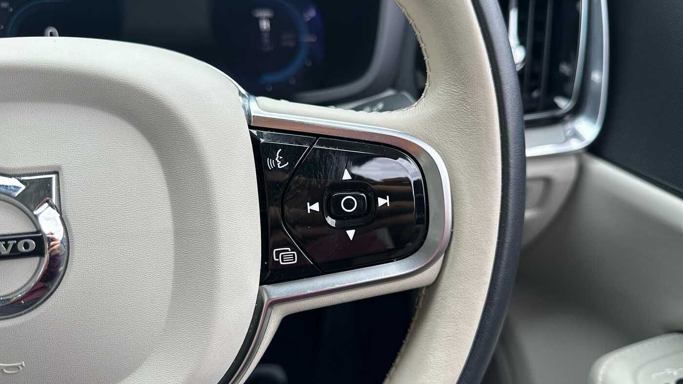 Volvo S60 Recharge Plus, T8 AWD Plug-in hybrid, Electric/Petrol, Dark