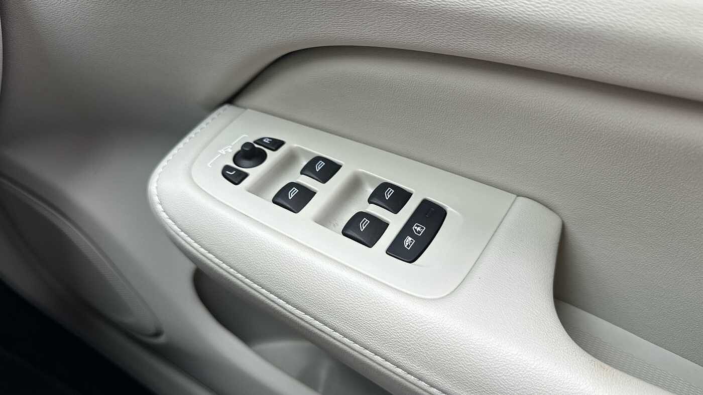 Volvo S60 Recharge Plus, T8 AWD Plug-in hybrid, Electric/Petrol, Dark