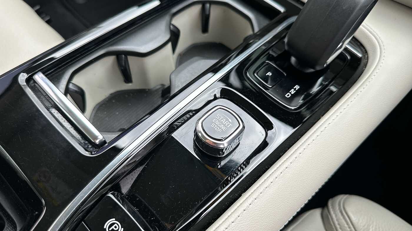 Volvo S60 Recharge Plus, T8 AWD Plug-in hybrid, Electric/Petrol, Dark