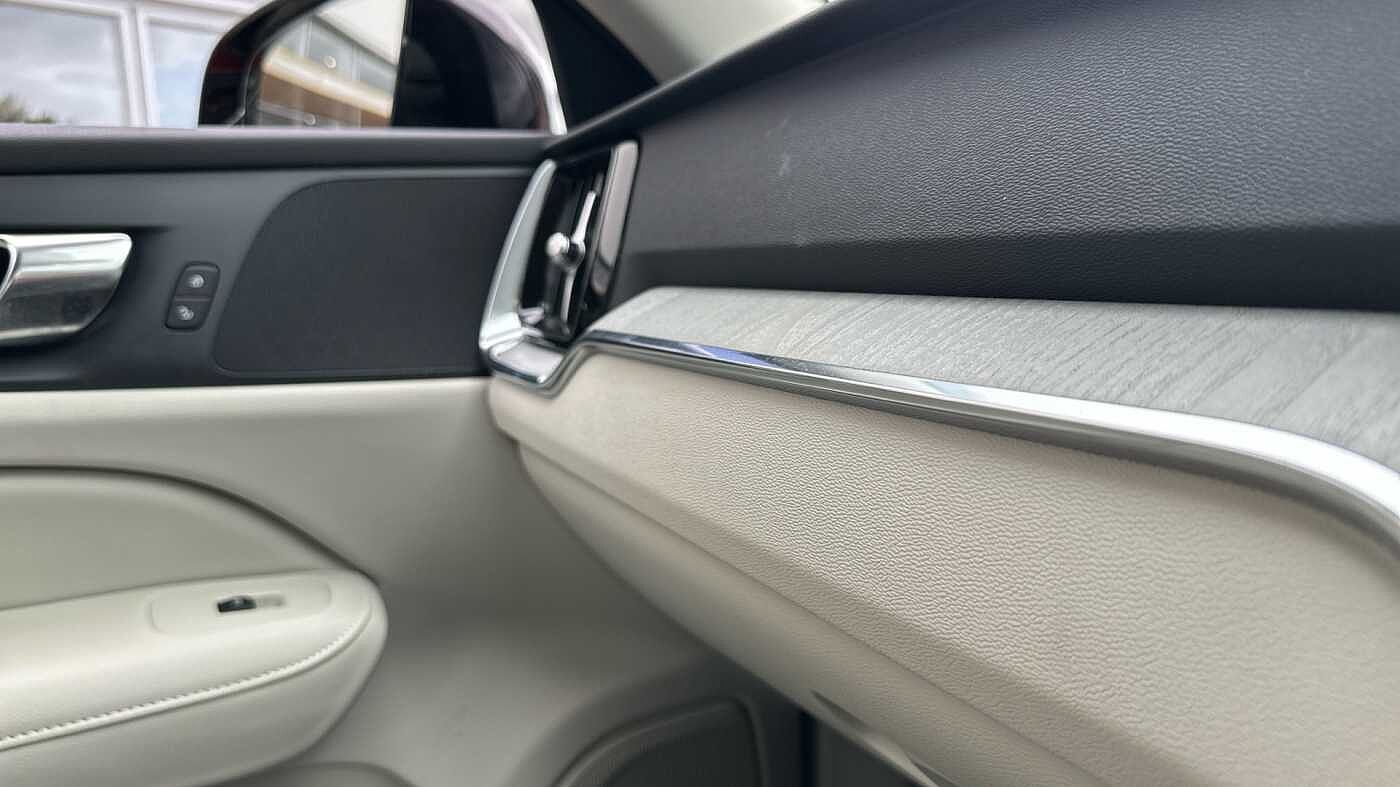 Volvo S60 Recharge Plus, T8 AWD Plug-in hybrid, Electric/Petrol, Dark