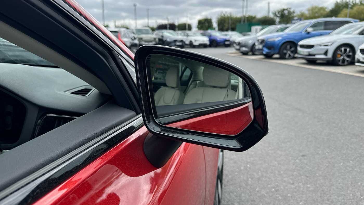 Volvo S60 Recharge Plus, T8 AWD Plug-in hybrid, Electric/Petrol, Dark