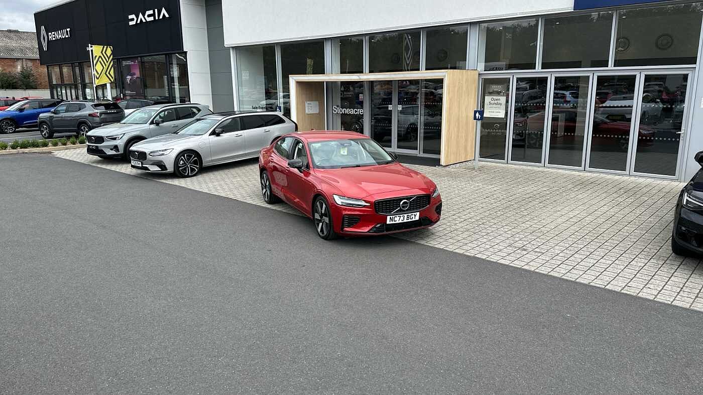 Volvo S60 Recharge Plus, T8 AWD Plug-in hybrid, Electric/Petrol, Dark