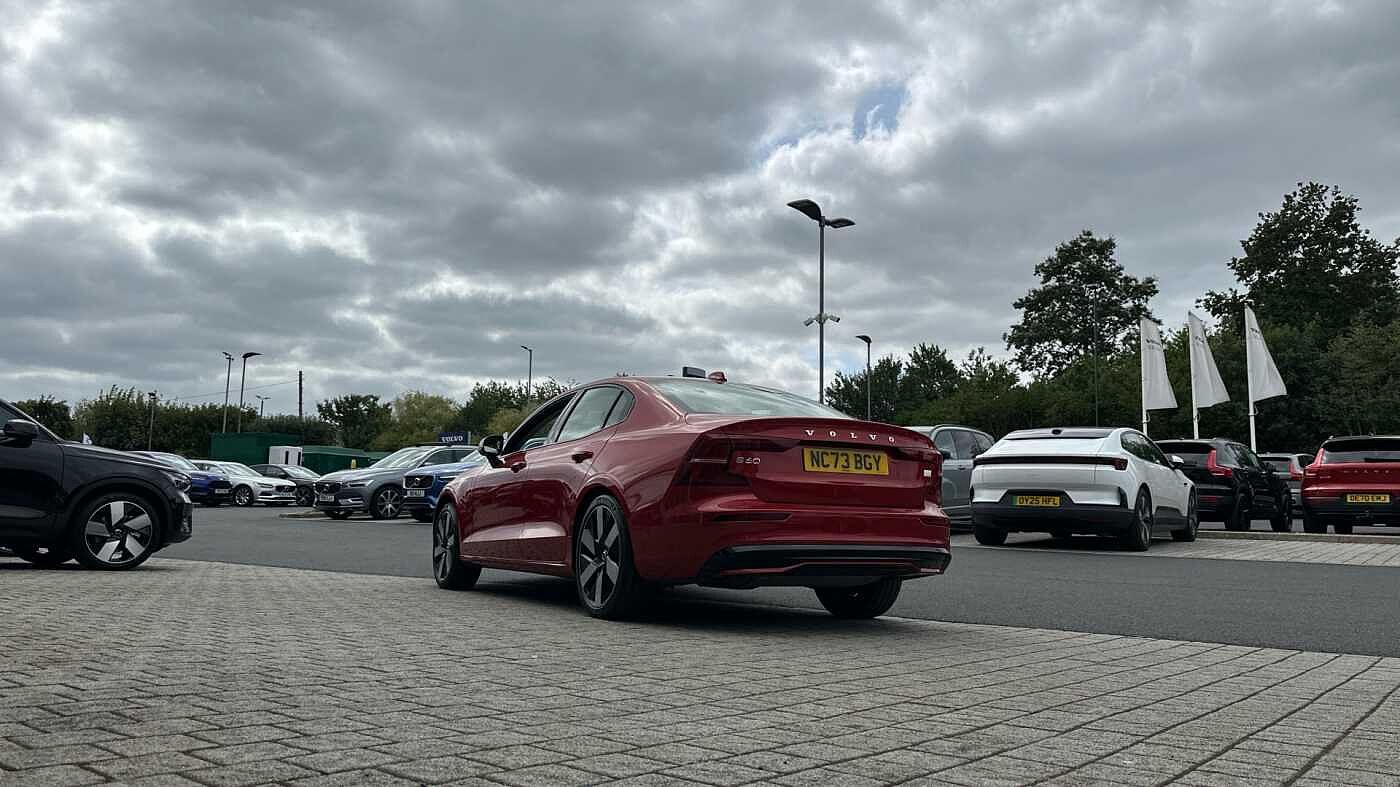 Volvo S60 Recharge Plus, T8 AWD Plug-in hybrid, Electric/Petrol, Dark