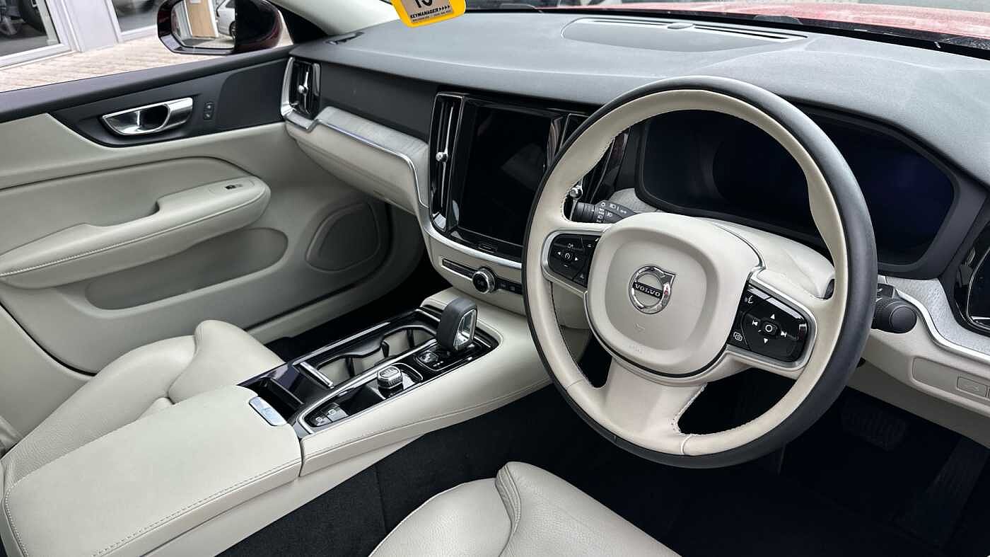 Volvo S60 Recharge Plus, T8 AWD Plug-in hybrid, Electric/Petrol, Dark