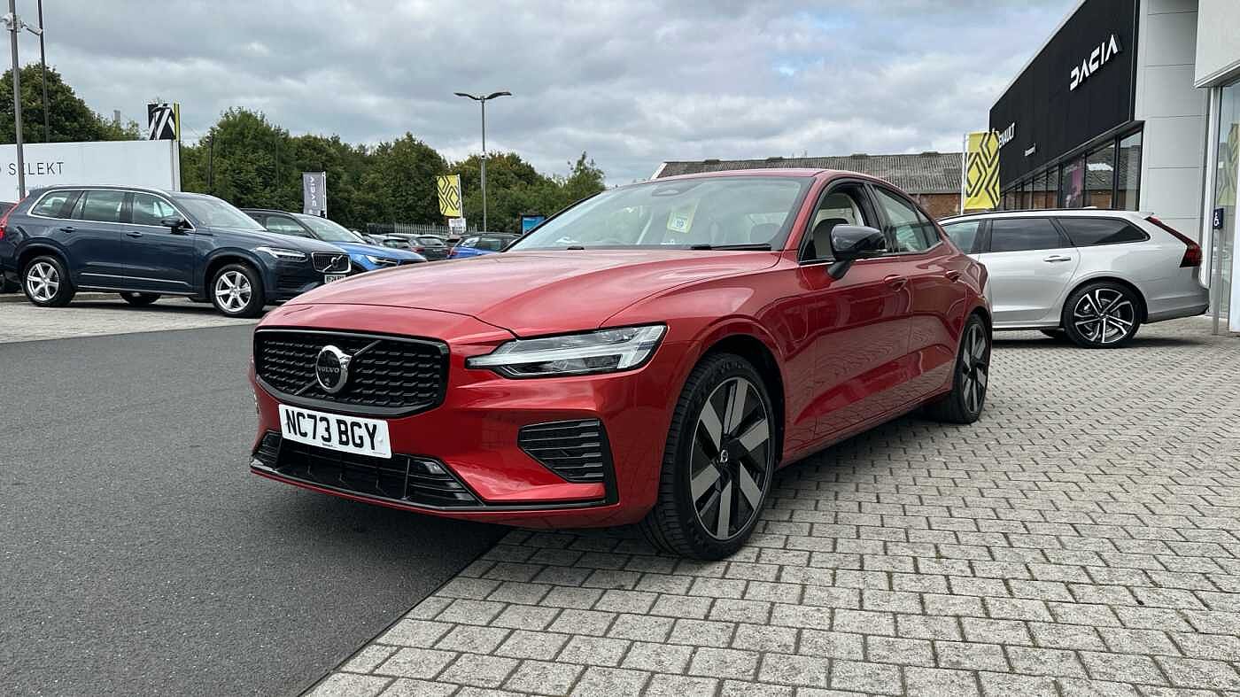Volvo S60 Recharge Plus, T8 AWD Plug-in hybrid, Electric/Petrol, Dark