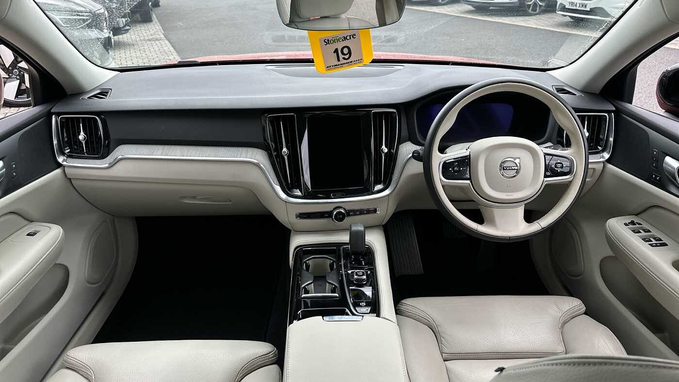 Volvo S60 Recharge Plus, T8 AWD Plug-in hybrid, Electric/Petrol, Dark