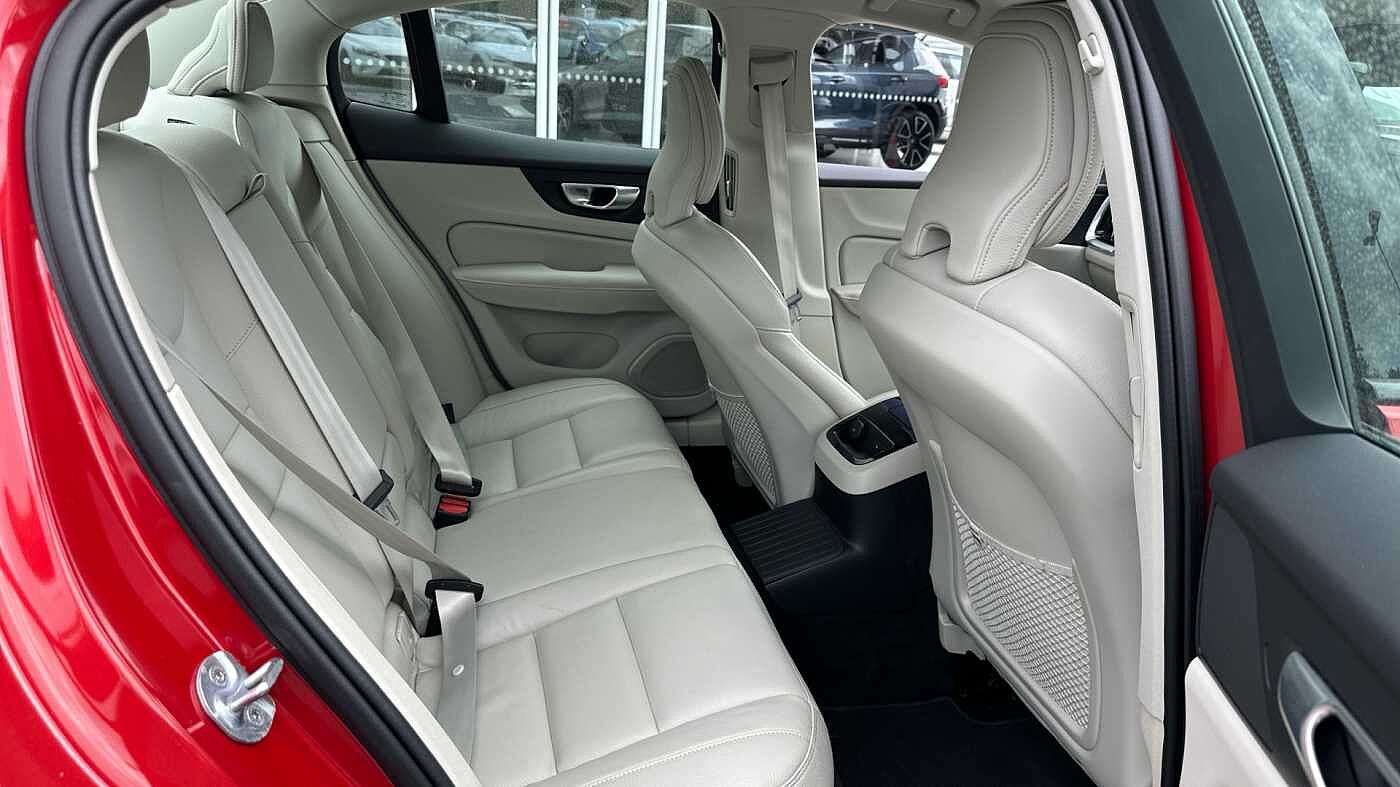 Volvo S60 Recharge Plus, T8 AWD Plug-in hybrid, Electric/Petrol, Dark