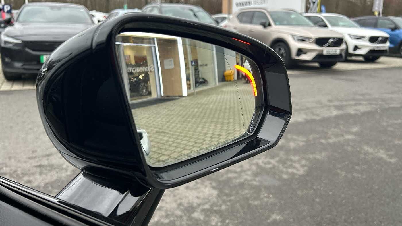 Volvo V90 Plus, T6 AWD Plug-in hybrid, Electric/Petrol, Dark