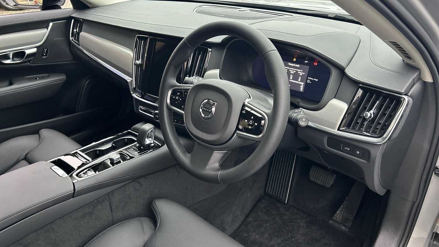 Volvo V90 Plus, T6 AWD Plug-in hybrid, Electric/Petrol, Dark