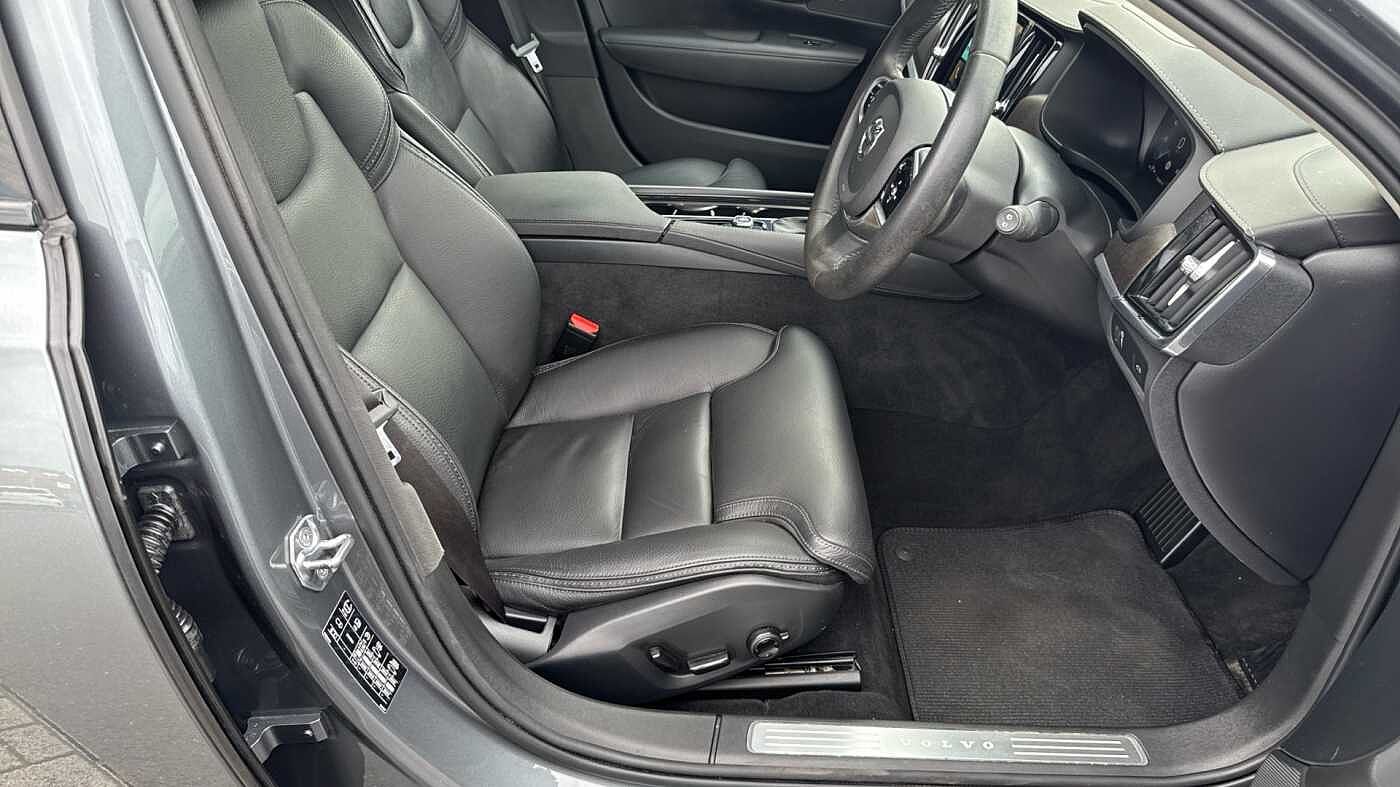 Volvo V90 Cross Country T5 AWD Plus Automatic