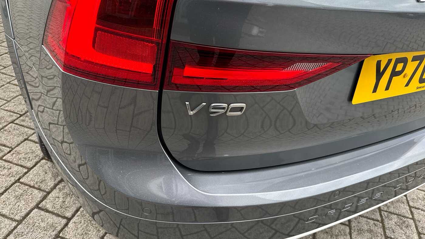 Volvo V90 Cross Country T5 AWD Plus Automatic