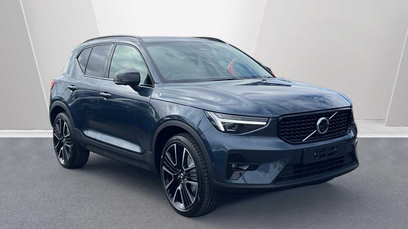 Volvo XC40 Ultra, B3 Mild hybrid, Petrol, Dark