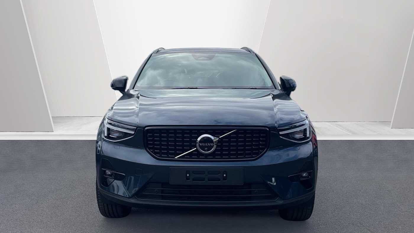 Volvo XC40 Ultra, B3 Mild hybrid, Petrol, Dark